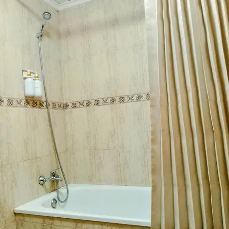 公寓 Cozy With Private Parking Near Center And *