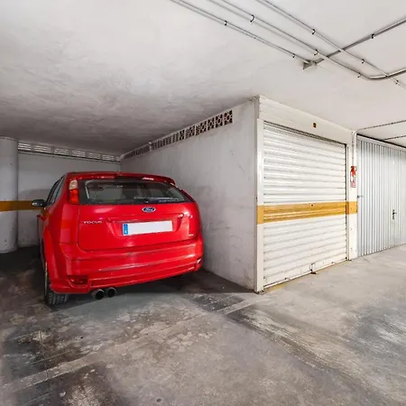 Cozy With Private Parking Near Center And * 托雷维耶哈